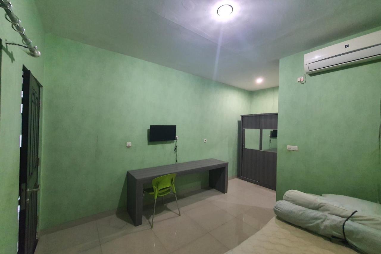 Oyo 93109 Garden Homestay 1 Tpr Sorabaya Extérieur photo